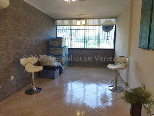 Apartamento En Venta Colinas De Bello Monte 23-3106