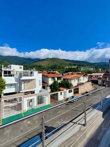 Casa En Urb Agua Clara