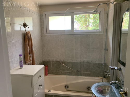 Imagen 21 de 27 de Alquiler Casa En Barrio Miraflores / Bayugar Negocios Inmobiliarios
