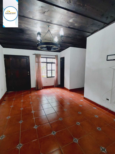 Hermosa Propiedad Integrada Por Dos Lindas Casas Coloniales