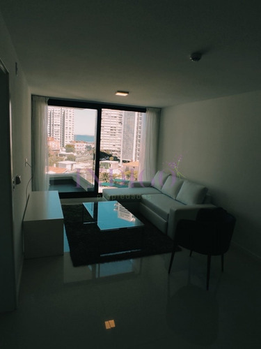 Imagen 5 de 16 de Apartamento En Artower, Con Buena Vista, Muy Luminoso, 1dormitori Y 1 Baño