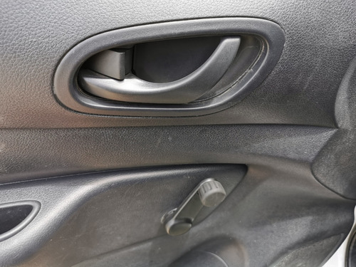 Imagen 10 de 12 de Nissan Np300 Doble Cabina S 5310