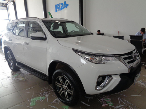 Imagem 1 de 15 de Toyota Hilux Sw4 2.7 Flex Srv 4x2 Aut. 7 Lugares