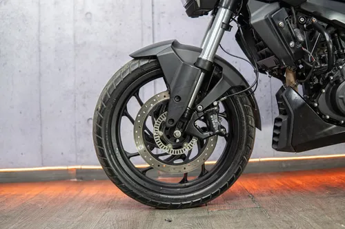 Bajaj Dominar 250 2022