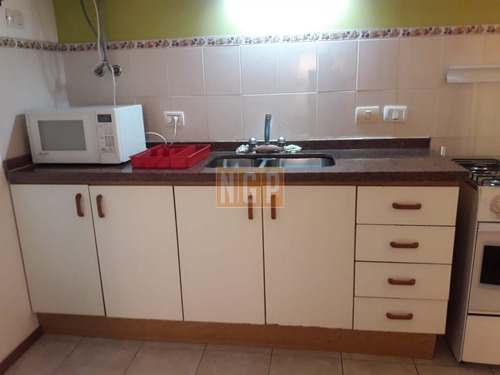 Imagen 8 de 16 de Apartamento En Venta Con Renta En Maldonado +dos Dormitorios +oportunidad