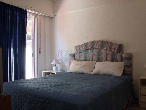 Apartamento En Peninsula, 2 Dormitorios *- Ref: 1957