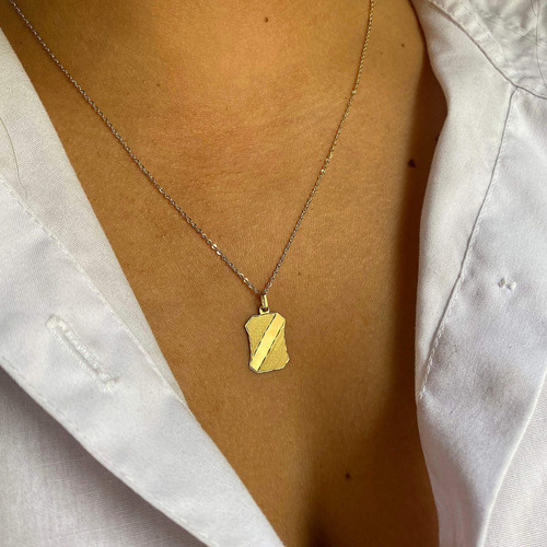Pingente Placa Com Detalhes Em Fosco E Diamantado Ouro 18k Cor Amarelo