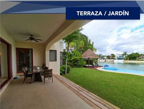 Casa En Venta En Colonia Lagos Del Sol, Benito Juárez, Quintana Roo