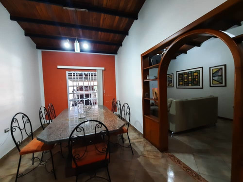 Imagen 6 de 13 de Casa En Urb. Palma Real, Tipuro