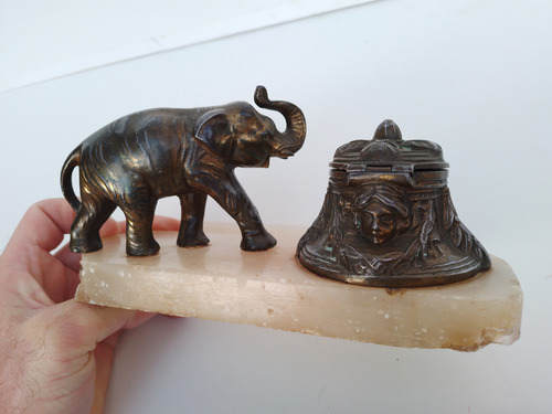 Antigua Escribanía Tintero Con Elefante Peltre ? Marmolina (Usado)