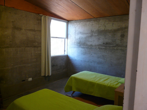 Imagen 10 de 22 de Hermosa Casa En Terreno Arbolado Fondo Al Rio