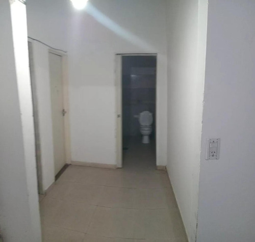 Casa En Venta - 2 Dormitorios 1 Baño - Cochera - 120mts2 - Rafael Castillo