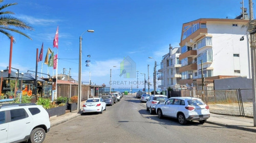 1 Cuadra De La Playa, Reñaca. Estacionamiento.