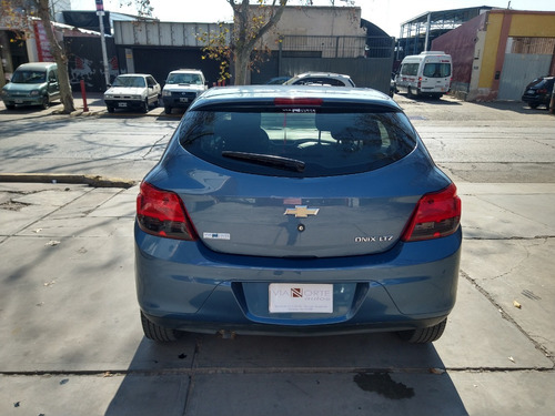 Imagen 7 de 10 de Chevrolet Onix 1.4 Ltz 2016