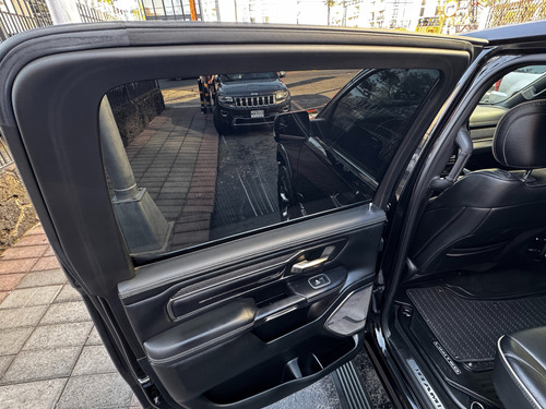 RAM Ram 5.7 Hemi Sport Black Package 4x4 At