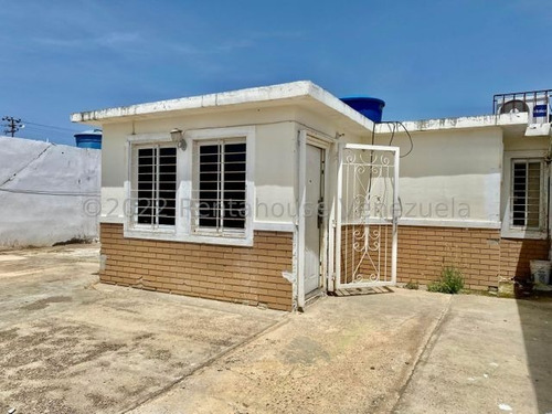 Imagen 13 de 17 de ¡de Oportunidad! Bonita Y Acogedora Vivienda Amoblada En Venta. En Pedro Manuel Arcaya, Punto Fijo Falcon. Cod Flex 23-7780