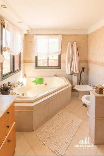 Imagen 20 de 30 de Venta Casa 3 Dormitorios En Suite, Pileta. - San Marino, Funes Hills.