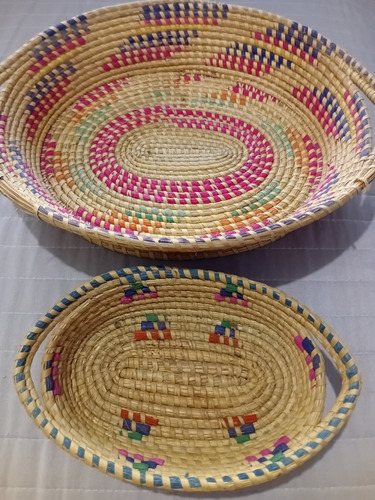 Dos Recipientes Artesanales De Mimbre En Distintos Tamaños Multicolor (Usado)