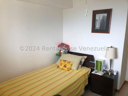 Se Vende Apartamento En Lomas De Prados Del Este (np24-28147