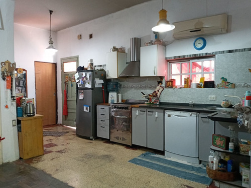 Imagen 4 de 24 de Casa Venta En Block 4 Ambientes A Reciclar Castelar Oportunidad