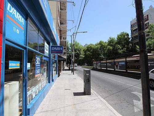 Imagen 9 de 17 de El Terreno Está Ubicado En El Clásico Barrio De Villa Crespo. Sobre La Avenida Juan B Justo Casi Esq