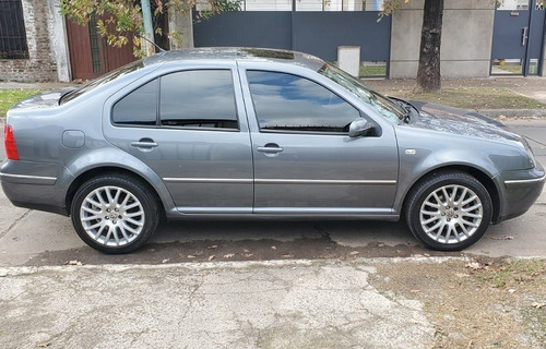 Volkswagen Bora 1.8t Highline Tiptronic Cuero Techo 2006