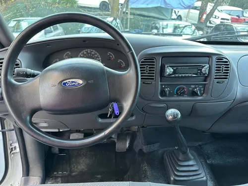 Ford F-150 4.2 Xl V6 Mt 2006