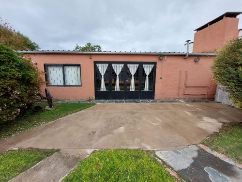Hermosa Casa Con 4 Habitaciones + Pileta + Quincho