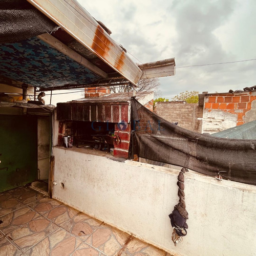 Imagen 12 de 13 de En Venta Apartamento A Reciclar Y Con Renta En Preciosa Zona De La Blanqueada!