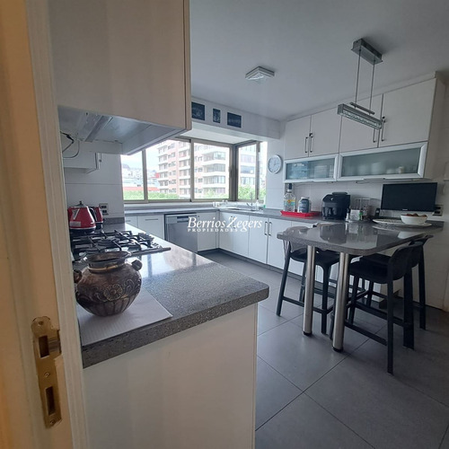 Departamento En Venta De 4 Dorm. En Viña Del Mar