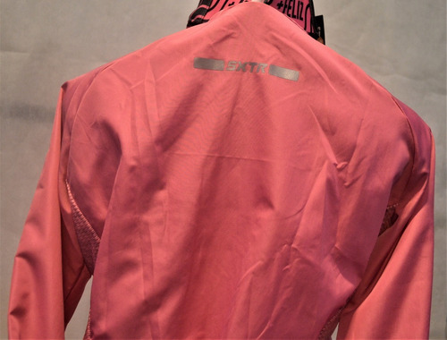 Imagem 4 de 9 de Jaqueta Cv Sxtr Comfort Fem Windprot Rosa+bone Hupi Un