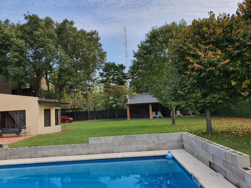 Casa 5 Amb En 2 Plantas, Lote 44x48. Barrio La Celia, Ezeiza