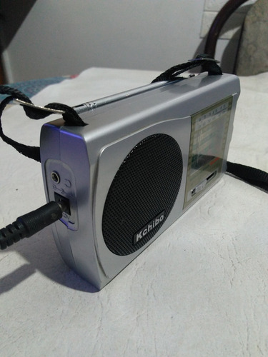 Radio Multibandas Kchibo C/transfo Conexion A 220w Plateado (Usado)
