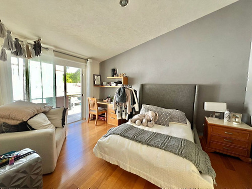 Casa En Venta En Valle Real 4 Recamaras