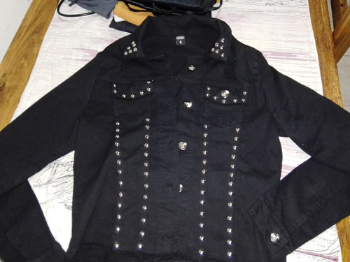 Imagen 1 de 5 de Ropa