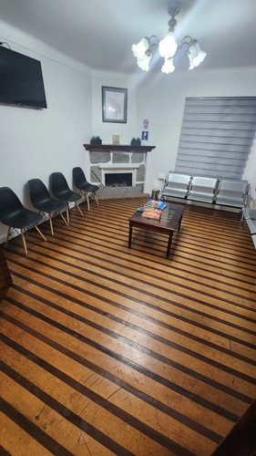 Casa En Arriendo Comercial Con 6 Oficinas 3 Baños Quilpue