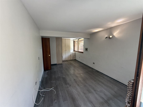 Departamento En Venta De 2 Dorm. En Las Condes