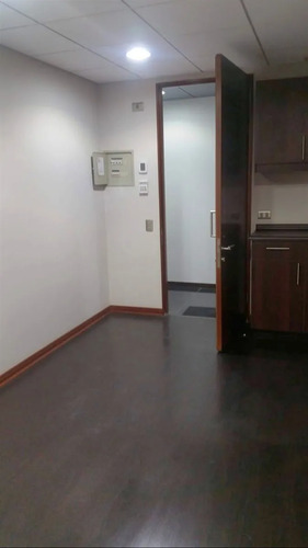 Oficina En Venta En: Las Tranquera Con Av. Las Condes