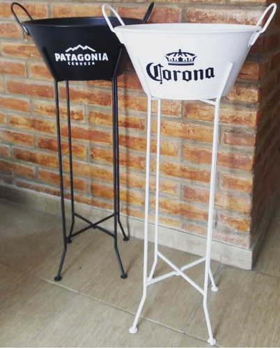 Imagen 2 de 5 de Frapera De Chapa Con Pie Y Logo