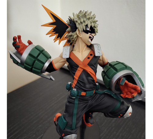 Imagen 2 de 5 de Figura Banpresto My Hero Academia The Amazing Heroes Bakugo