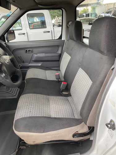 Imagen 9 de 15 de Nissan Np300 2014 2.4 Pick-up Dh Mt