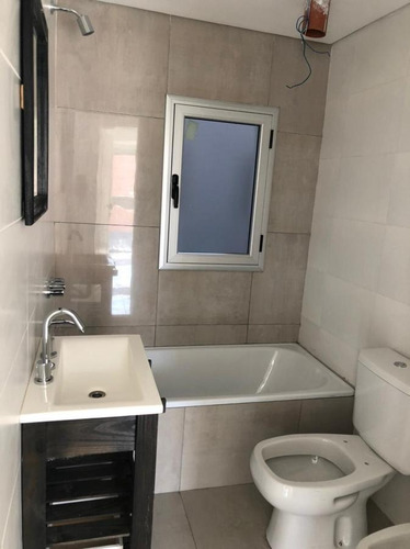 Imagen 10 de 12 de En Venta Depto 3 Amb En Edif. Al Fte En Lanus Oeste (049)