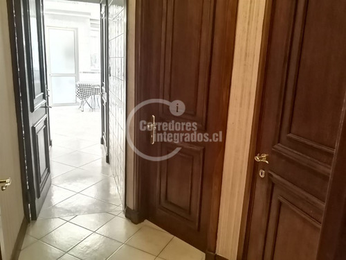 Primer Piso Con Jardin, 5 Dorm.