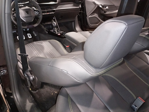 Peugeot 2008 1.0T Gt
