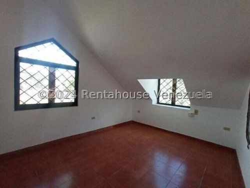 Amplia, Estilo Dúplex, 2.500 Mtrs De Terreno, Además, Cuenta Con Un Chalet De 170 Mtrs,, Canchas De Tenis Y De Usos Múltiples, Pinatero, Caney Y Parrillera. Todo Esto Dentro De Conjunto Privado