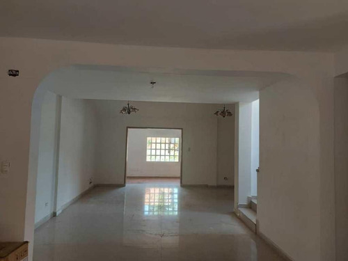 Imagen 2 de 19 de Tonw House En Venta Villas Del Rocio 189m2 Naguanagua La Entrada(ng)