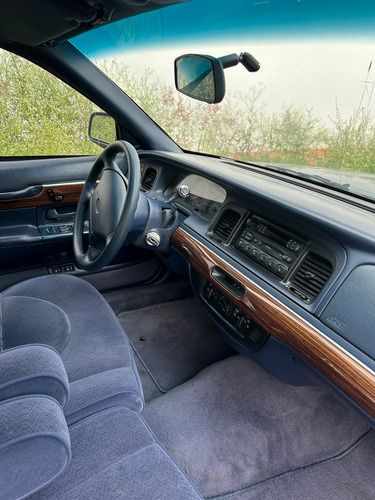 Ford Grand Marquis Ls Análogo At