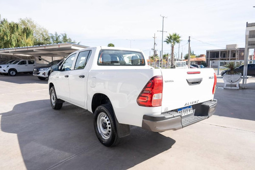 Toyota Hilux 2.4 Dc 4x2 Tdi Dx L21 2023