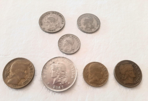 Lote 14 Monedas Argentinas. Décadas 20, 30, 40, 50 (Usado)