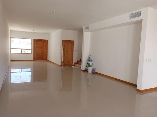 Imagen 3 de 17 de Casa Nueva En Venta Bosques Del Valle Iii, Frente A Parque